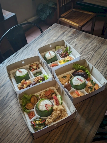 Nasi box favorit Lawuh Ndeso